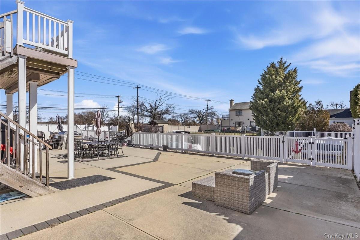 4460 Merrick Road Massapequa, NY 11758 - Photo 25 of 32