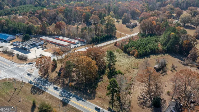 a view of a houses with a yard