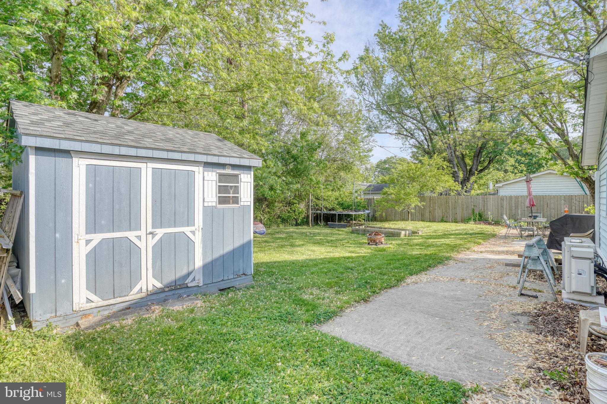 121 Flintlock Road Newark, DE 19713 - Photo 11 of 48 Backyard Shed