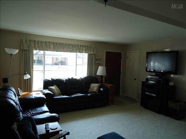 7145 Ridgedale Lane Lambertville, MI 48144 - Photo 7 of 14 20006317-6.JPG