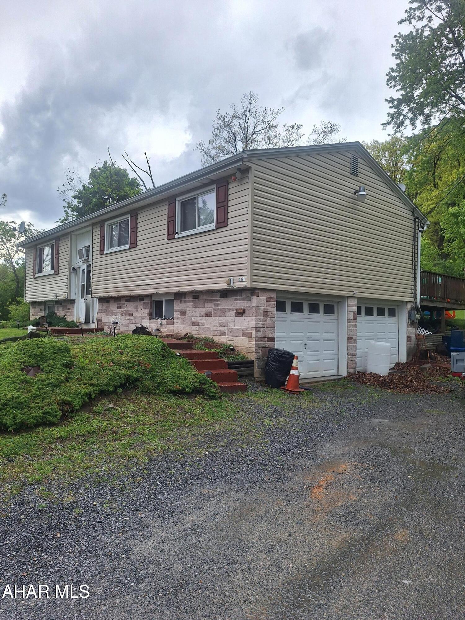 1071 Frankstown Road Altoona, PA 16601 - Photo 2 of 47