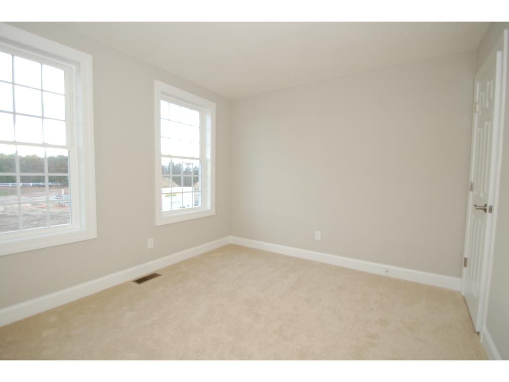 74 Windswept Road Manchester, NH 03109 - Photo 15 of 17