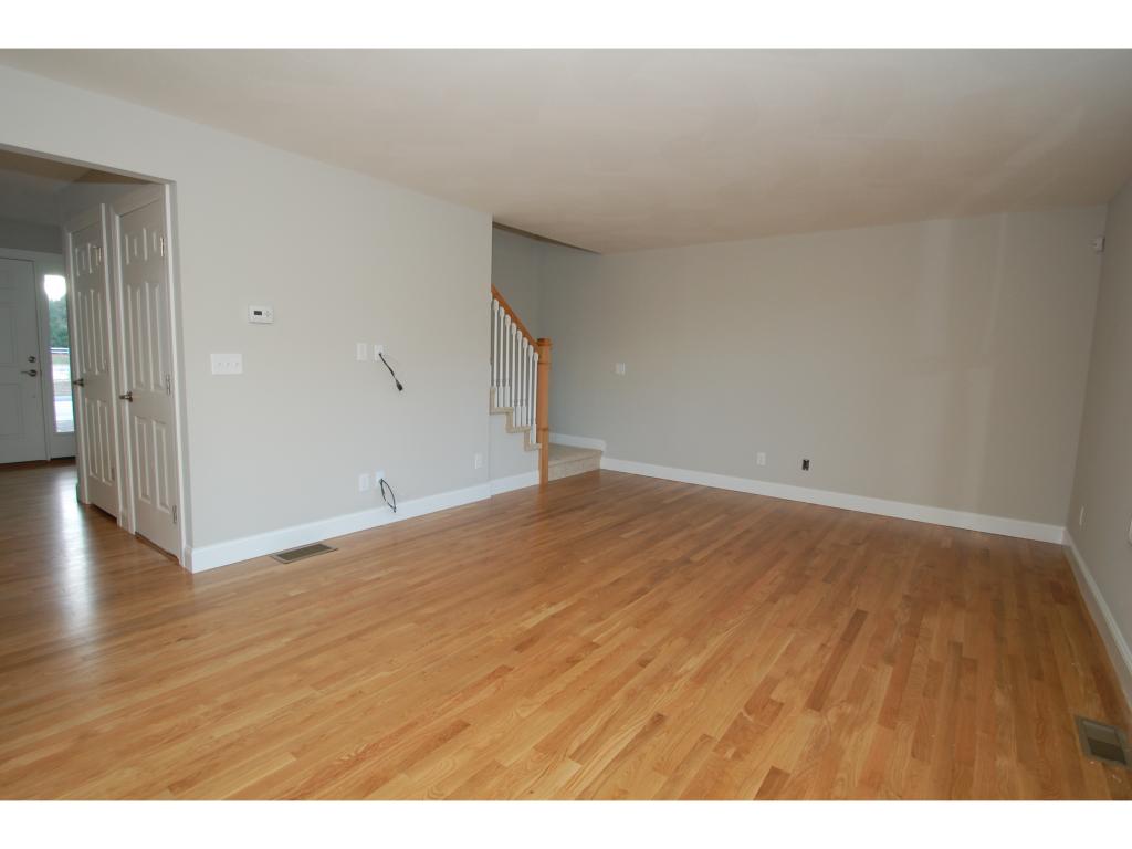 74 Windswept Road Manchester, NH 03109 - Photo 6 of 17