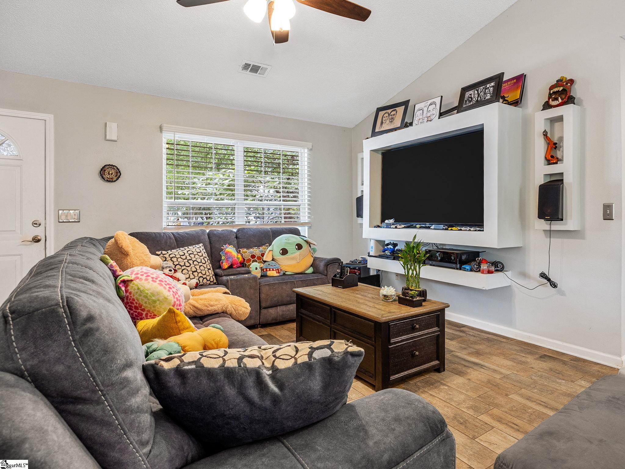 248 Spring Street Duncan, SC 29334 - Photo 5 of 24 Gallery Image 5