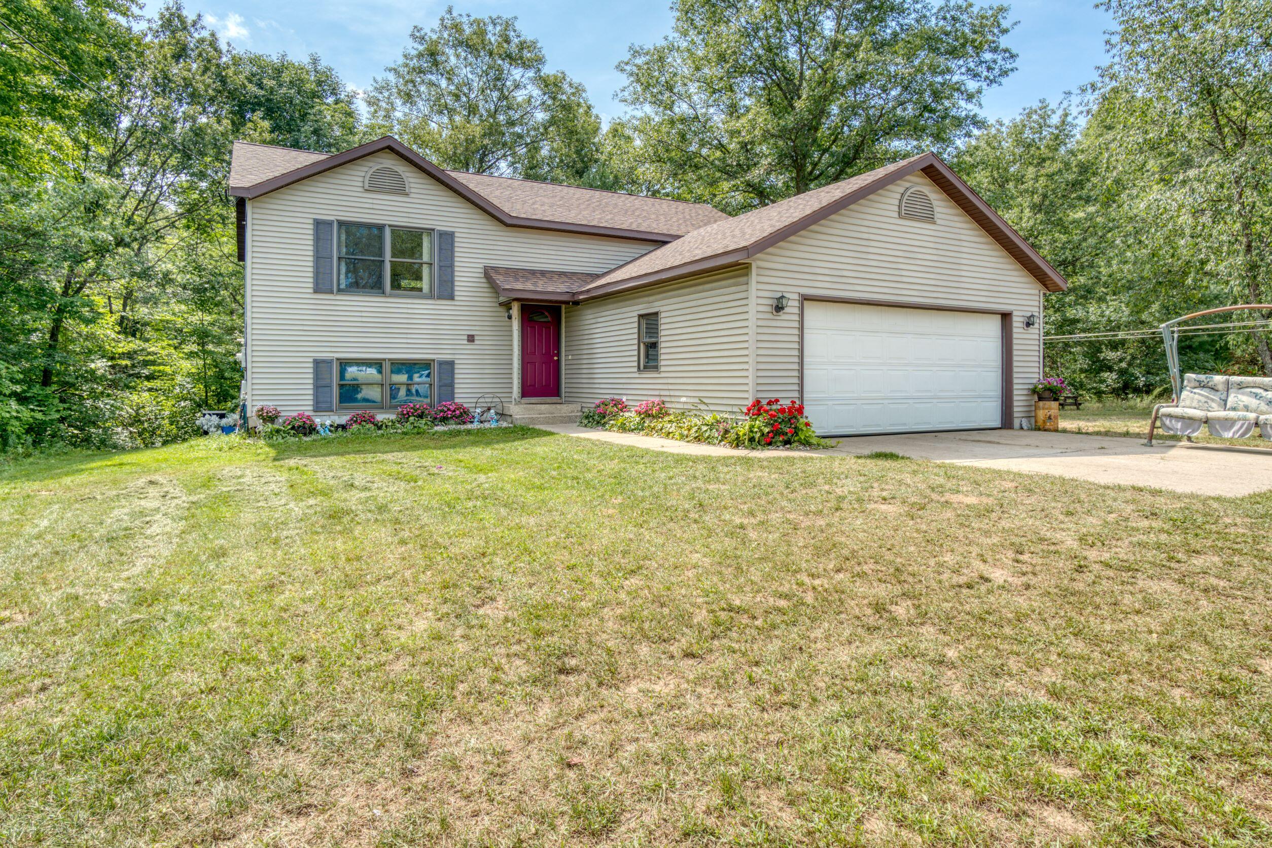 20115 Cutler Road Morley, MI 49336 - Photo 3 of 34 DSC05759_31_1