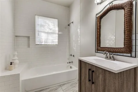 $289,900 | 517 South Vernon Avenue, Dallas, TX 75208