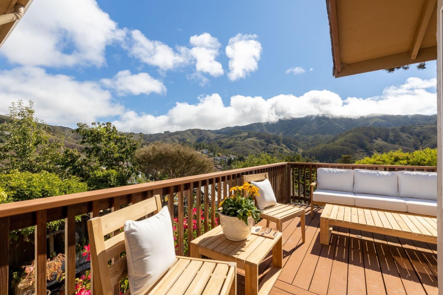 1079 Park Pacifica Avenue Pacifica, CA 94044 - Photo 24 of 43 a view of balcony with furniture