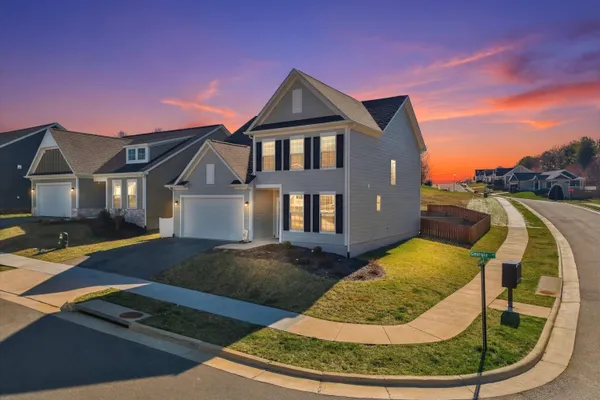 a view of a house with entertaining space