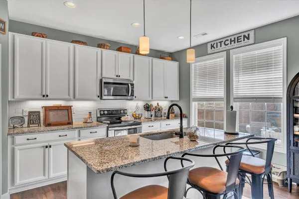 $459,995 | 202 Georgia Court Northeast, Roanoke, VA 24012