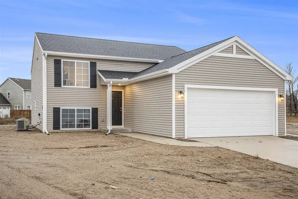 $379,900 | 4007 Sugarsand Lane, Bridgman, MI 49106