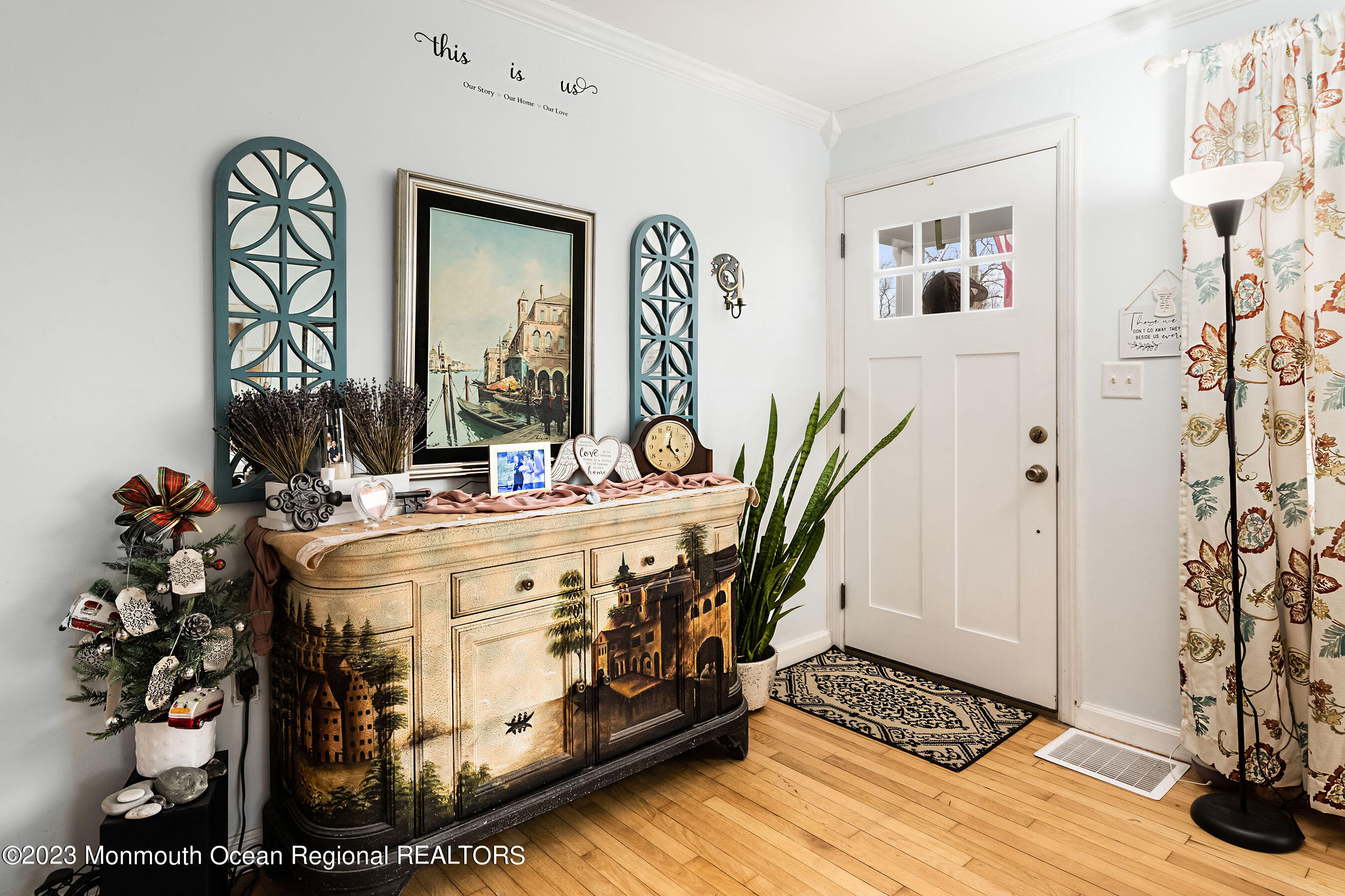 605 West Front Street Red Bank, NJ 07701 - Photo 4 of 40 Foyer