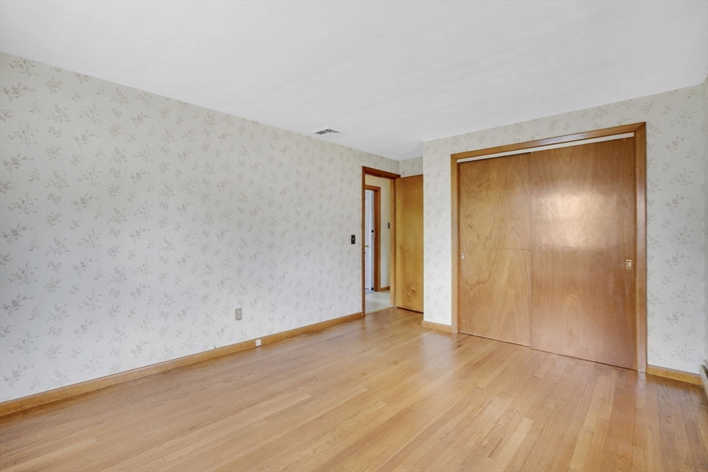 95 Wrenwood Street Springfield, MA 01119 - Photo 14 of 35