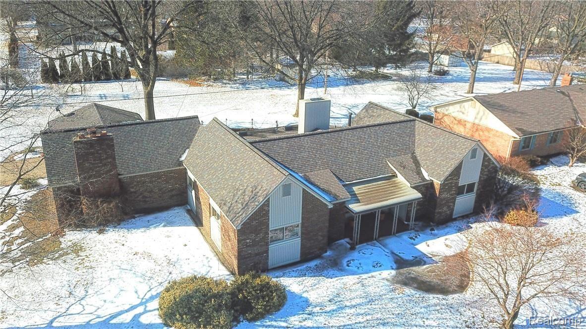 14221 Newburgh Road Livonia, MI 48154 - Photo 2 of 48 DJI_0097_InPixio.jpg