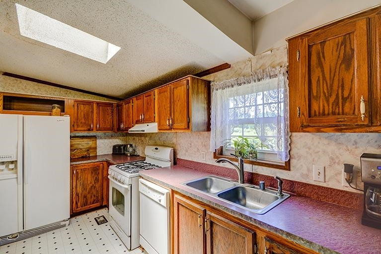 6694 Benton Road Jackson, MI 49201 - Photo 6 of 59 Photo 6