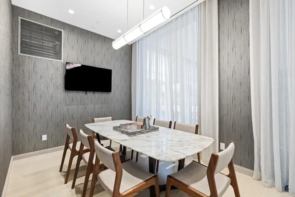 $2,750,000 | 138 East 50th Street, Unit 17D | Midtown East