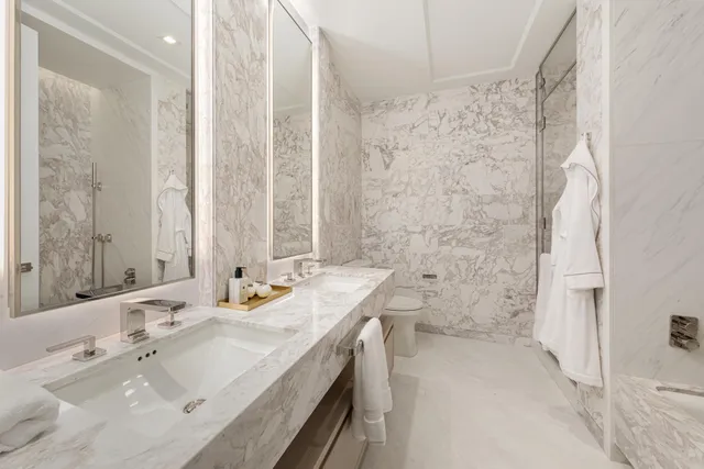 $2,750,000 | 138 East 50th Street, Unit 17D | Midtown East