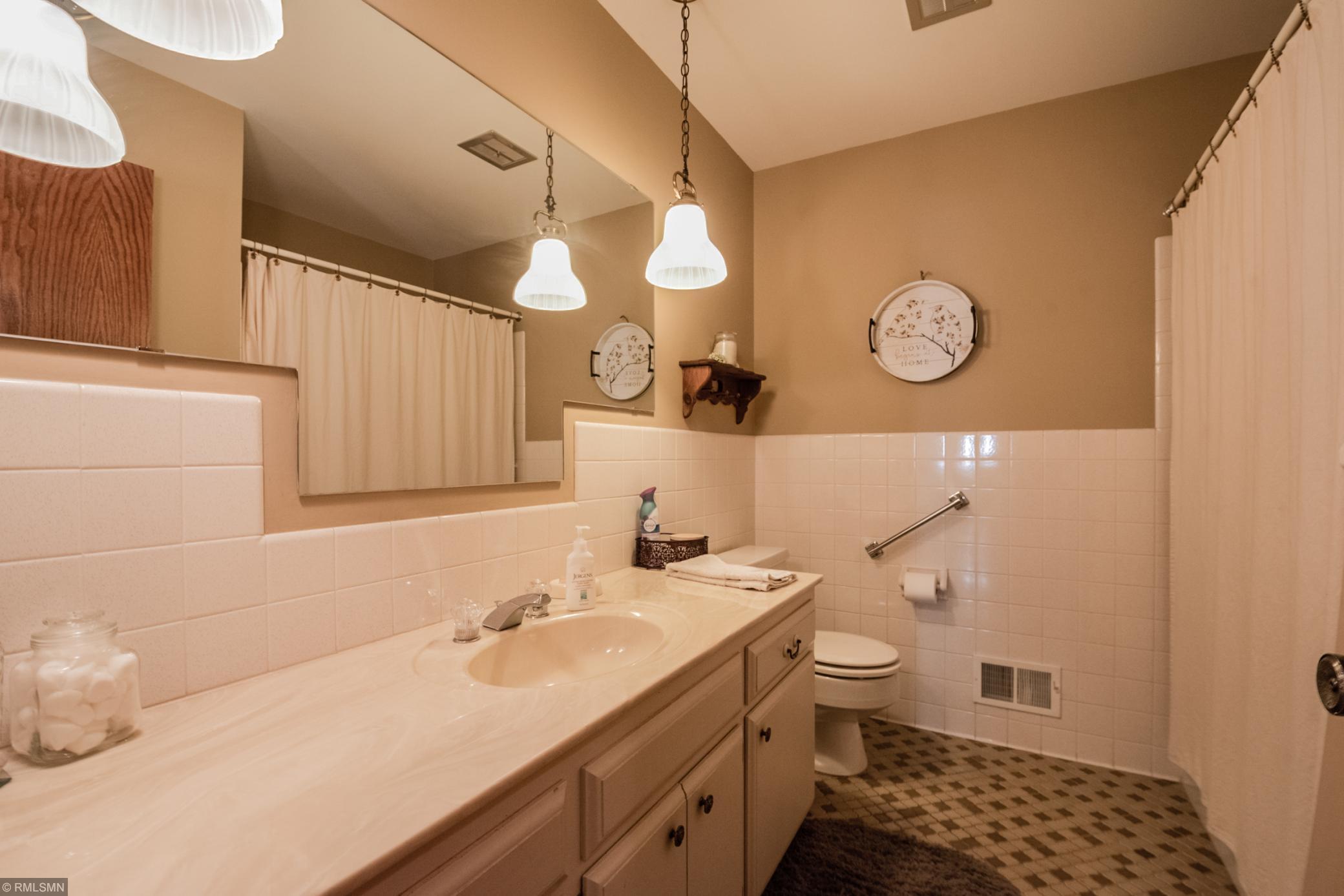 10354 Morris Road Bloomington, MN 55437 - Photo 11 of 32 Gallery Image 11