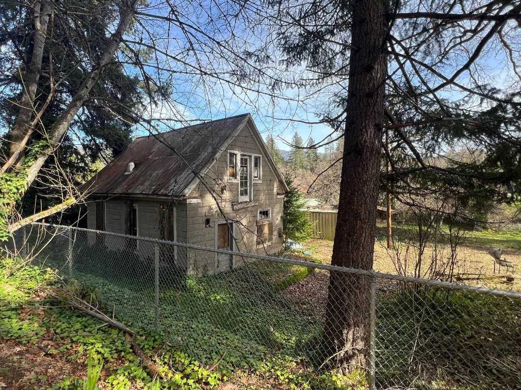 308 Buckhorn Road Happy Camp, CA 96039 - Photo 2 of 3 Gallery Image 2
