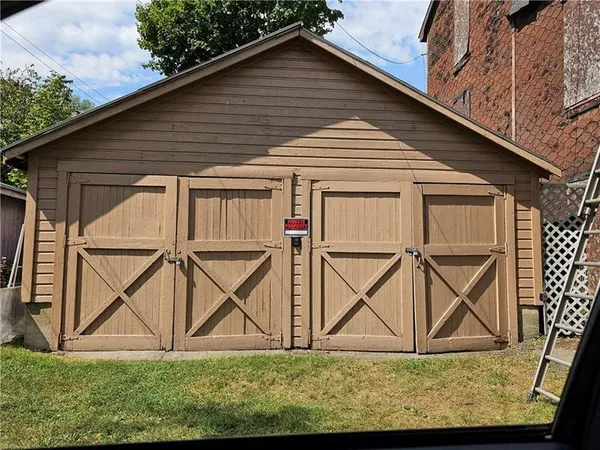 $100,000 | 2024 7th Avenue, Beaver Falls, PA 15010