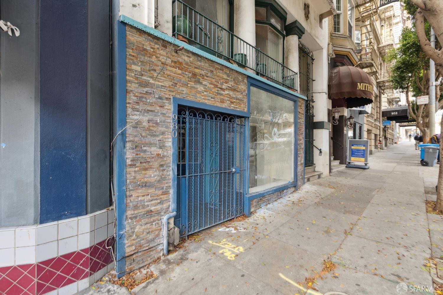 974-980 Sutter Street San Francisco, CA 94109 - Photo 4 of 9 a view of a pathway along the building