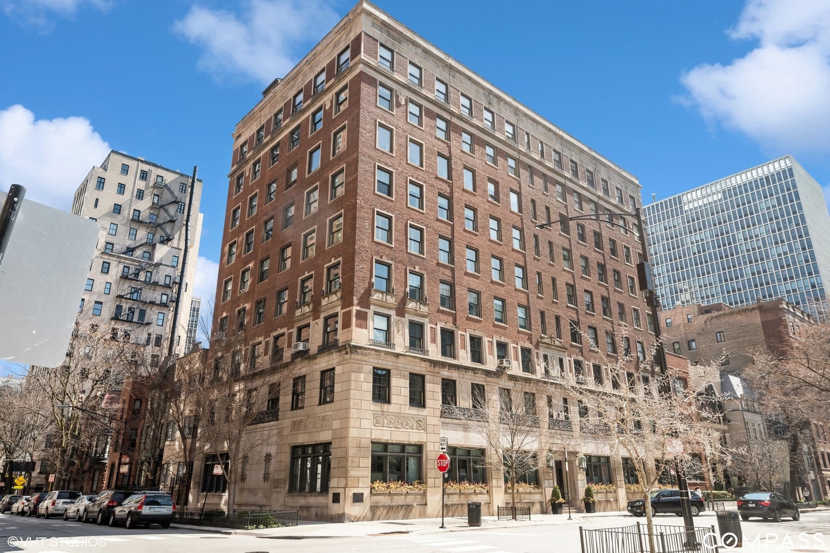 1255 North State Parkway, Unit 8E Chicago, IL 60610 - Photo 1 of 16 a front view of a building