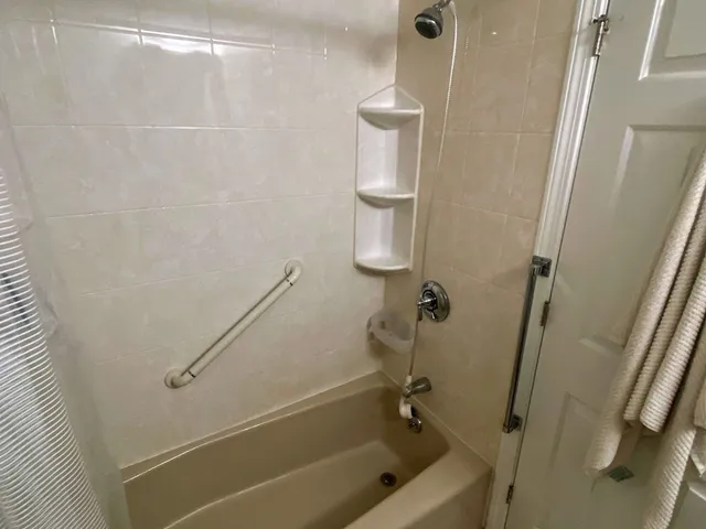 $3,900 | 224 Park Street, Unit C2, Stoneham, MA 02180