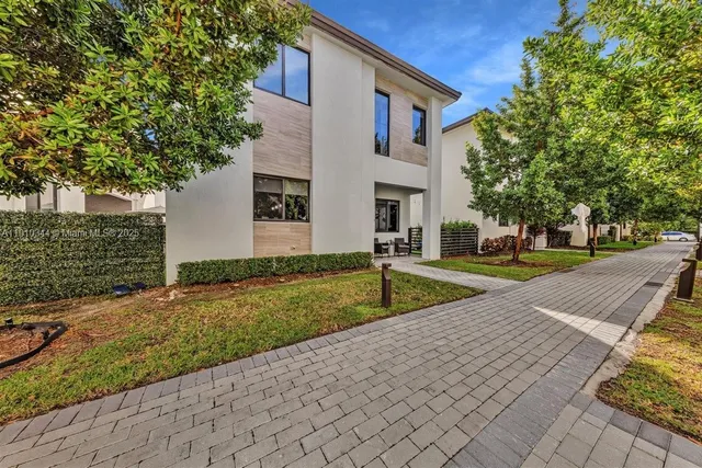 a house view with a outdoor space