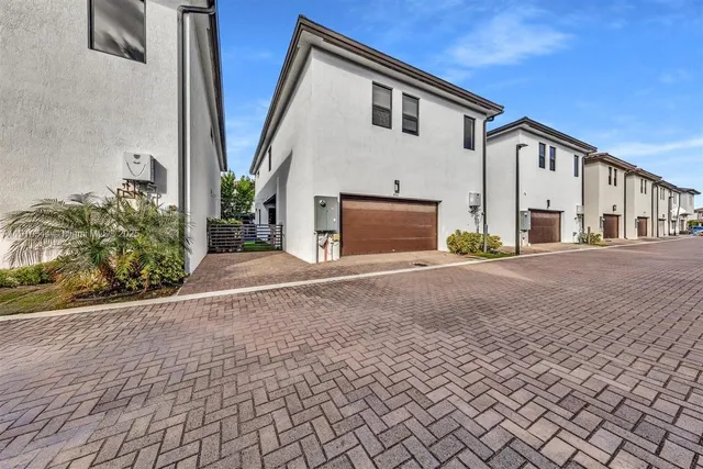 $1,199,000 | 4346 Northwest 81st Avenue, Doral, FL 33166