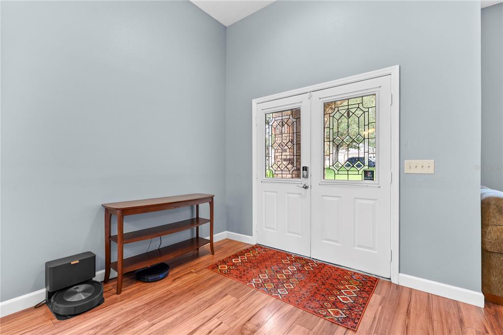 2811 Ripton Court Orlando, FL 32835 - Photo 4 of 46