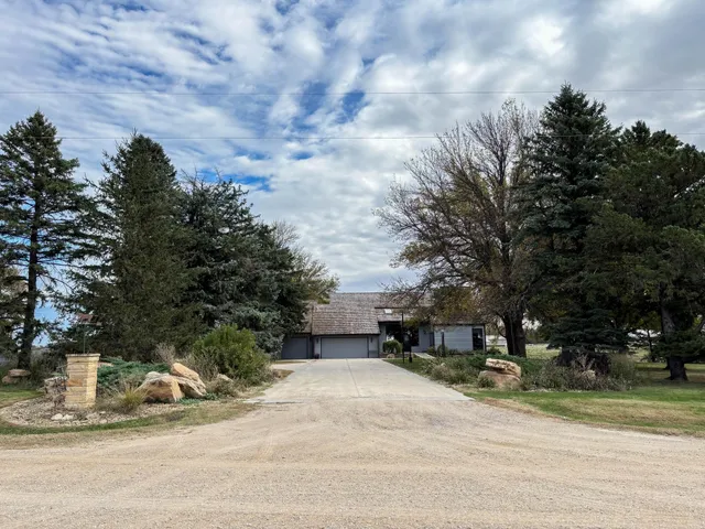 $710,000 | 1014 140th Avenue, Slayton, MN 56172