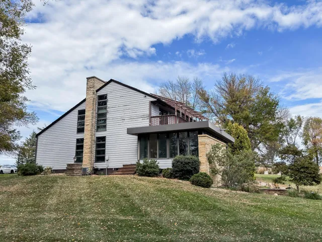 $675,000 | 1014 140th Avenue, Slayton, MN 56172