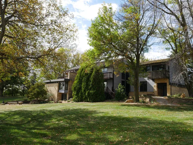 $710,000 | 1014 140th Avenue, Slayton, MN 56172