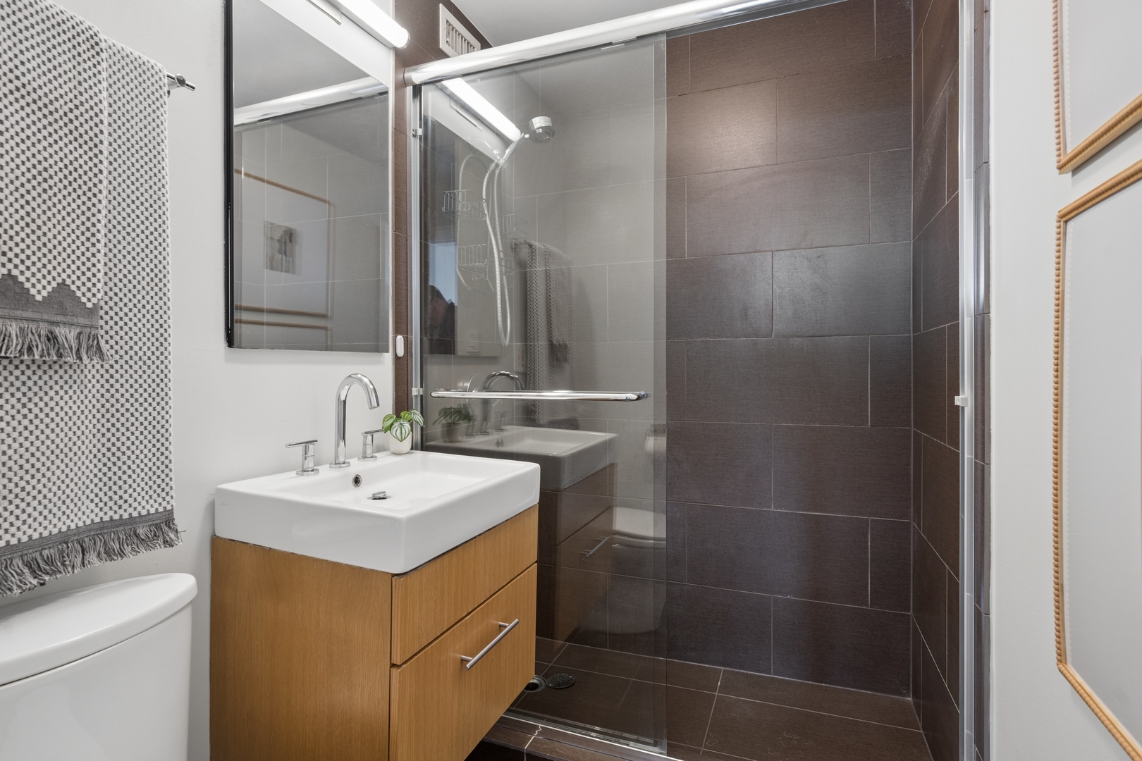 2930 North Sheridan Road, Unit 2106 Chicago, IL 60657 - Photo 23 of 35