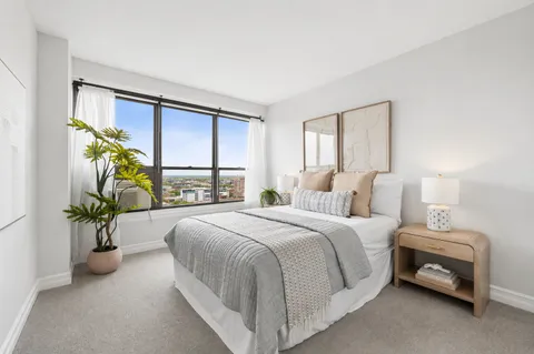 $425,000 | 2930 North Sheridan Road, Unit 2106, Chicago, IL 60657