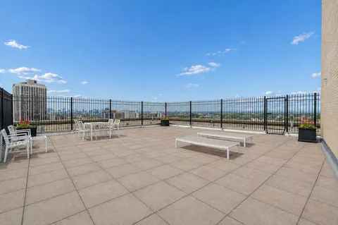 $425,000 | 2930 North Sheridan Road, Unit 2106, Chicago, IL 60657
