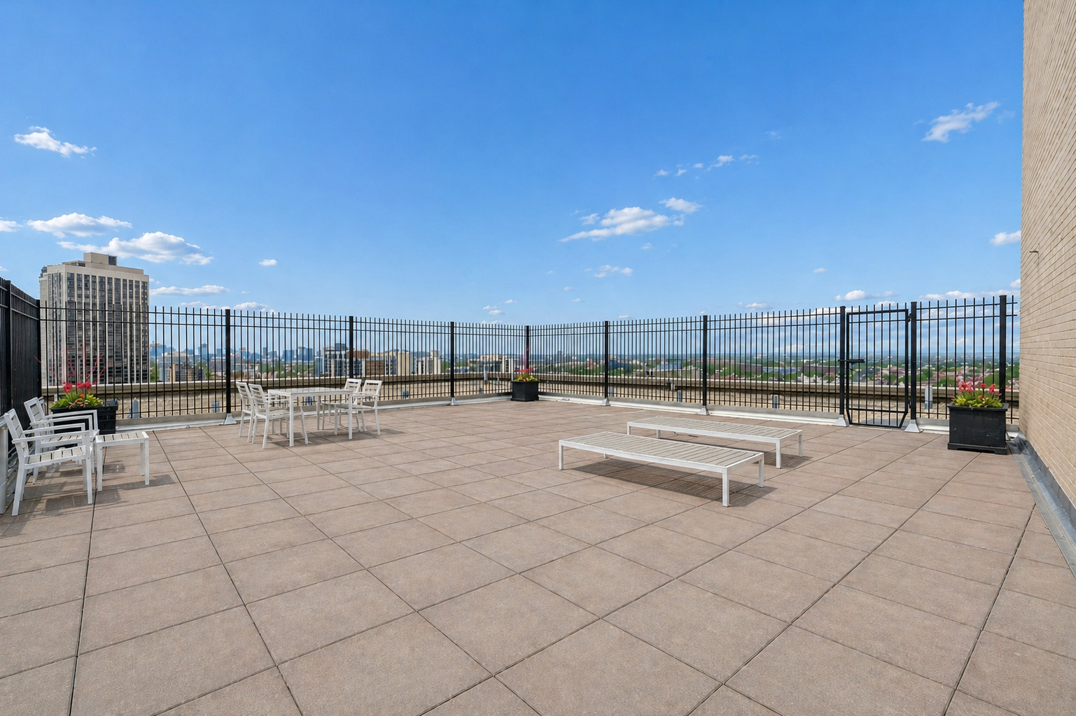 2930 North Sheridan Road, Unit 2106 Chicago, IL 60657 - Photo 29 of 35