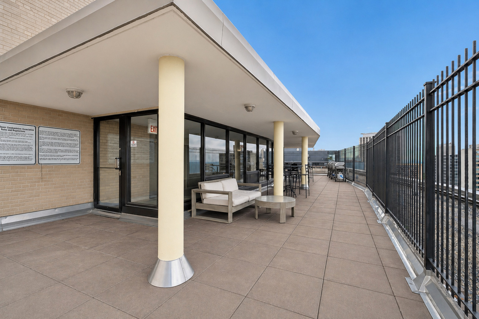 2930 North Sheridan Road, Unit 2106 Chicago, IL 60657 - Photo 30 of 35