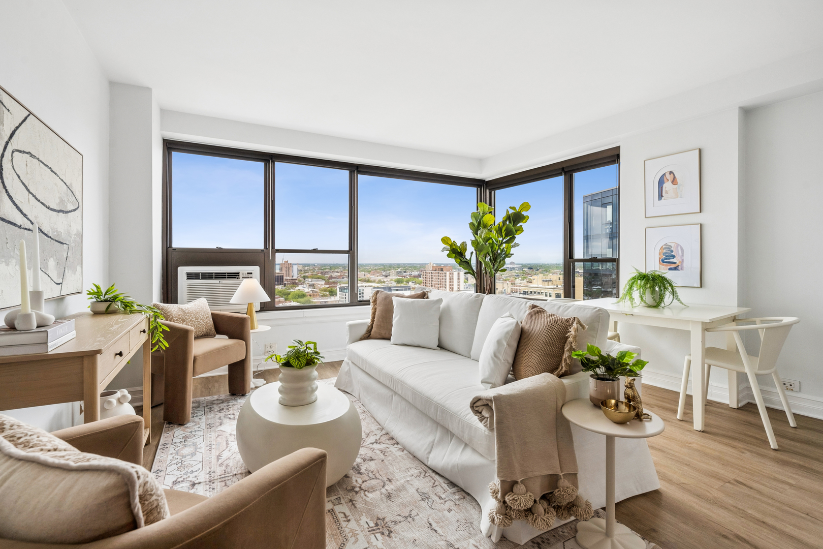 2930 North Sheridan Road, Unit 2106 Chicago, IL 60657 - Photo 3 of 35