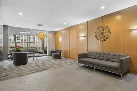 $425,000 | 2930 North Sheridan Road, Unit 2106, Chicago, IL 60657