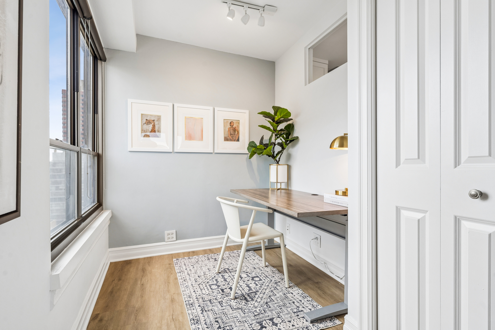 2930 North Sheridan Road, Unit 2106 Chicago, IL 60657 - Photo 10 of 35