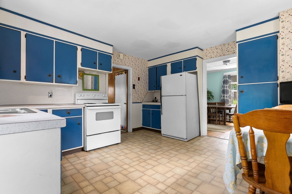 138 R High Street Danvers, MA 01923 - Photo 15 of 37