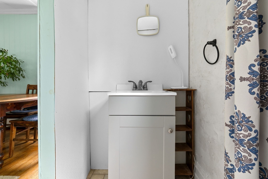 138 R High Street Danvers, MA 01923 - Photo 24 of 37