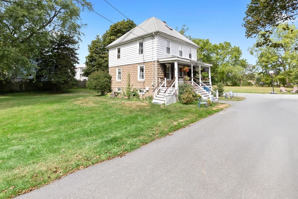 138 R High Street Danvers, MA 01923 - Photo 3 of 37