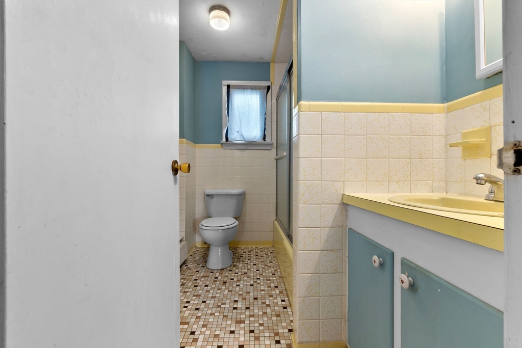 138 R High Street Danvers, MA 01923 - Photo 31 of 37