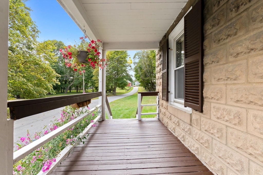 138 R High Street Danvers, MA 01923 - Photo 4 of 37