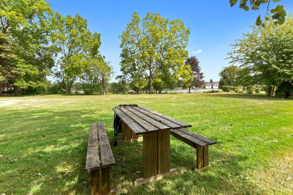 138 R High Street Danvers, MA 01923 - Photo 9 of 37