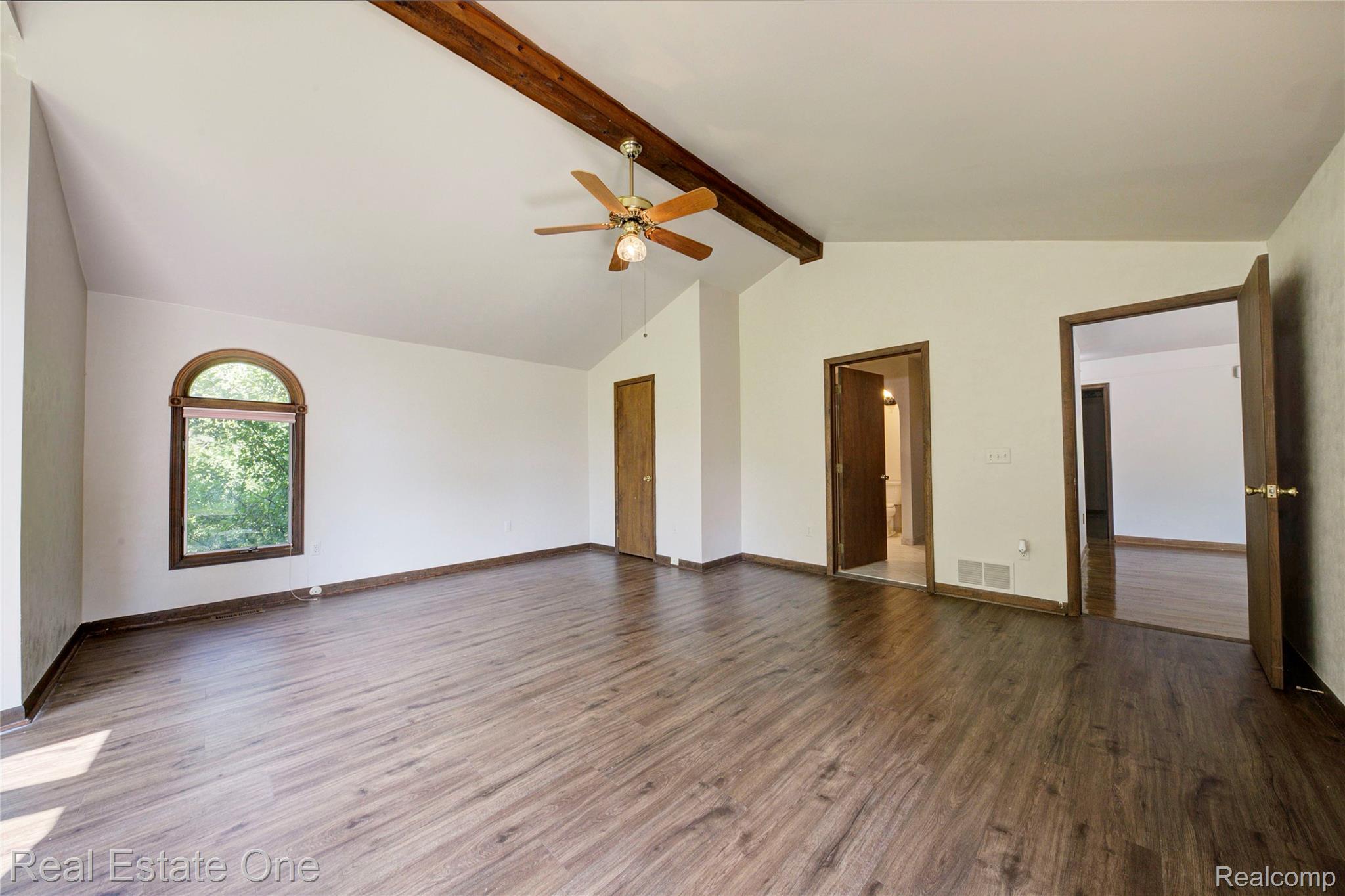 3125 West Commerce Road Milford, MI 48380 - Photo 26 of 63 IMG_4027_8_9.jpg