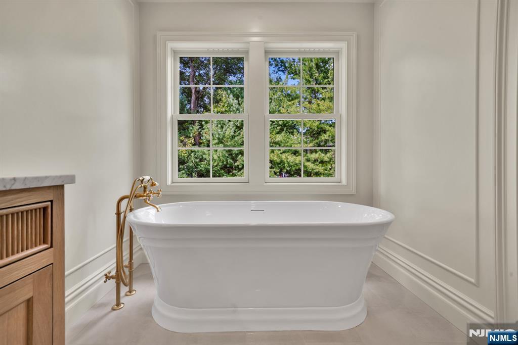 331 Martom Road Wyckoff, NJ 07481 - Photo 23 of 42 Gallery Image 23