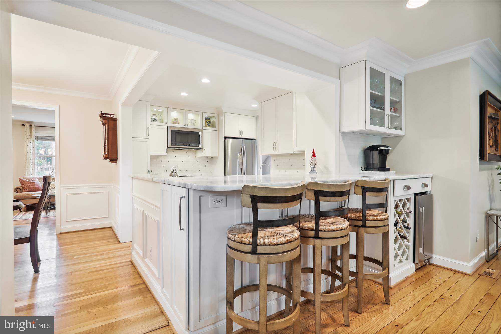 5903 Wilmett Road Bethesda, MD 20817 - Photo 9 of 41 Kitchen Breakfast Bar