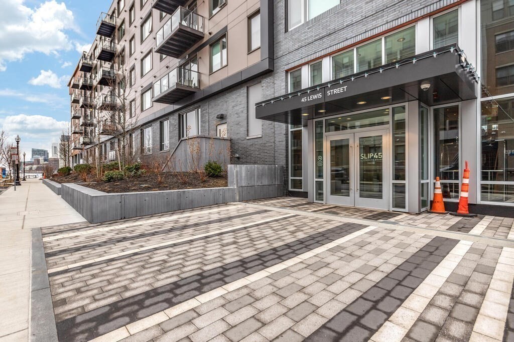 45 Lewis Street, Unit 401 Boston, MA 02128 - Photo 24 of 31